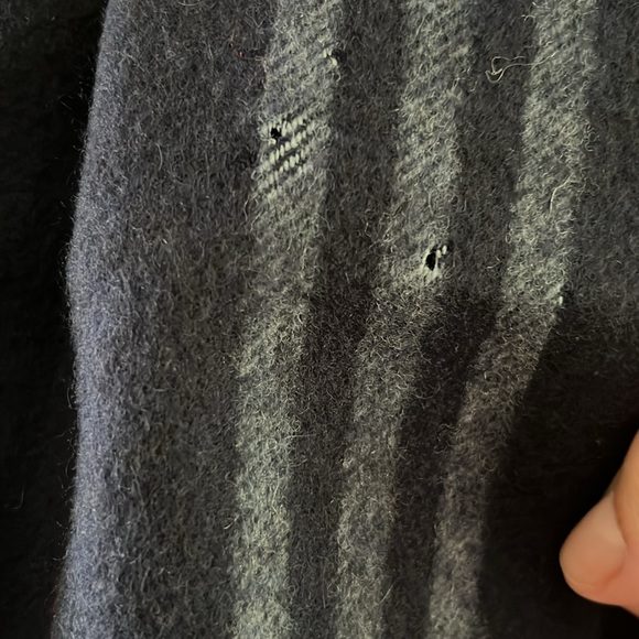 Burberry Cashmere wool blend winter Scarf Blue red and white with fringe - Picture 13 of 17